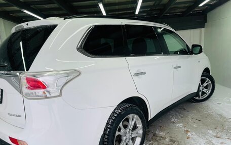 Mitsubishi Outlander III рестайлинг 3, 2014 год, 1 660 000 рублей, 12 фотография