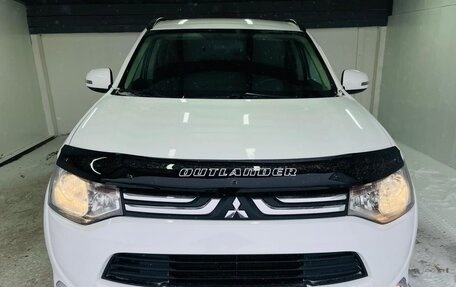 Mitsubishi Outlander III рестайлинг 3, 2014 год, 1 660 000 рублей, 4 фотография