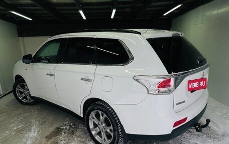 Mitsubishi Outlander III рестайлинг 3, 2014 год, 1 660 000 рублей, 9 фотография