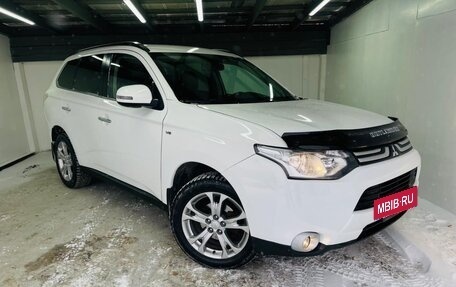 Mitsubishi Outlander III рестайлинг 3, 2014 год, 1 660 000 рублей, 5 фотография