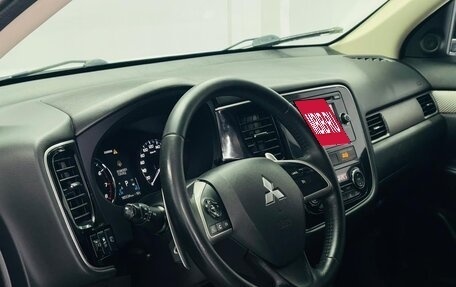 Mitsubishi Outlander III рестайлинг 3, 2014 год, 1 660 000 рублей, 17 фотография