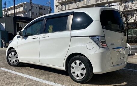 Honda Freed I, 2014 год, 1 100 000 рублей, 4 фотография