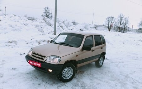 Chevrolet Niva I рестайлинг, 2004 год, 292 000 рублей, 1 фотография