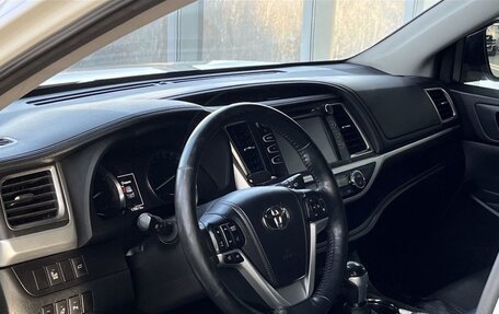 Toyota Highlander III, 2014 год, 2 999 000 рублей, 10 фотография