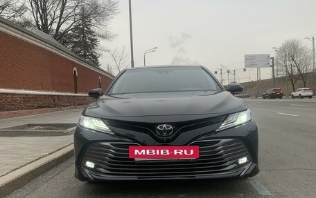 Toyota Camry, 2021 год, 3 890 000 рублей, 2 фотография