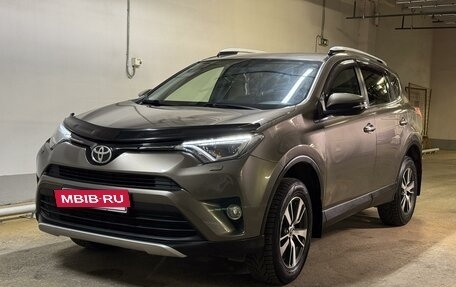 Toyota RAV4, 2015 год, 2 700 000 рублей, 6 фотография