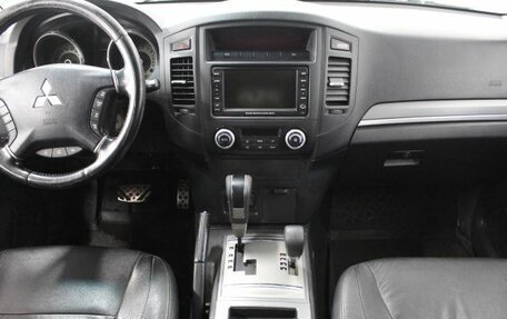 Mitsubishi Pajero IV, 2011 год, 2 250 000 рублей, 14 фотография