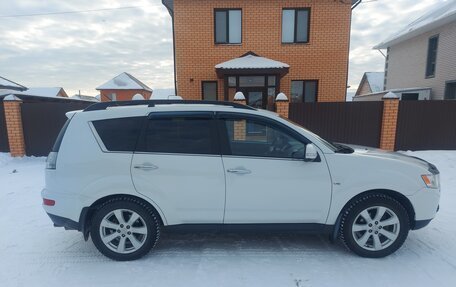 Mitsubishi Outlander III рестайлинг 3, 2011 год, 1 600 000 рублей, 4 фотография