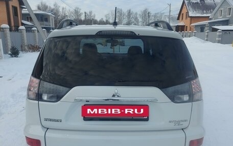 Mitsubishi Outlander III рестайлинг 3, 2011 год, 1 600 000 рублей, 2 фотография