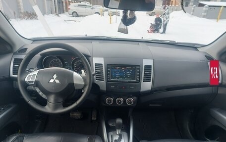 Mitsubishi Outlander III рестайлинг 3, 2011 год, 1 600 000 рублей, 5 фотография