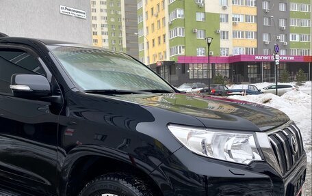 Toyota Land Cruiser Prado 150 рестайлинг 2, 2018 год, 5 300 000 рублей, 7 фотография