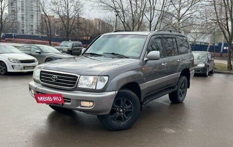 Toyota Land Cruiser 100 рестайлинг 2, 1999 год, 1 700 000 рублей, 3 фотография