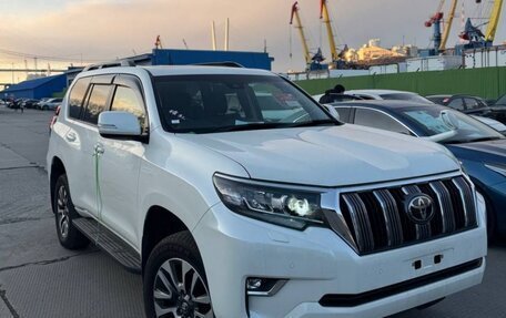 Toyota Land Cruiser Prado 150 рестайлинг 2, 2021 год, 4 250 000 рублей, 2 фотография