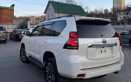 Toyota Land Cruiser Prado 150 рестайлинг 2, 2021 год, 4 250 000 рублей, 6 фотография