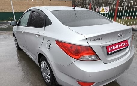 Hyundai Solaris II рестайлинг, 2011 год, 770 000 рублей, 2 фотография