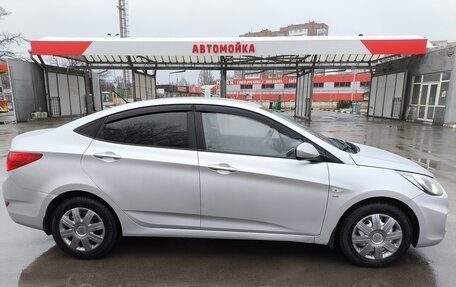 Hyundai Solaris II рестайлинг, 2011 год, 770 000 рублей, 7 фотография