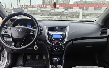 Hyundai Solaris II рестайлинг, 2011 год, 770 000 рублей, 8 фотография