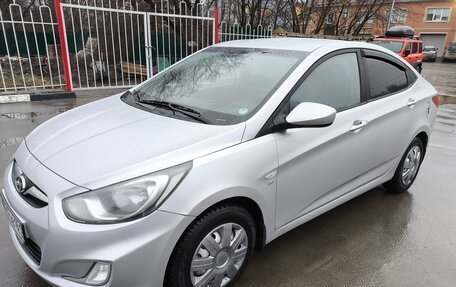 Hyundai Solaris II рестайлинг, 2011 год, 770 000 рублей, 12 фотография