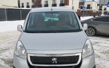 Peugeot Partner II рестайлинг 2, 2016 год, 1 055 000 рублей, 2 фотография