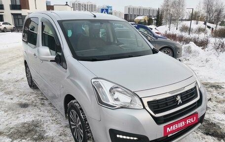 Peugeot Partner II рестайлинг 2, 2016 год, 1 055 000 рублей, 3 фотография