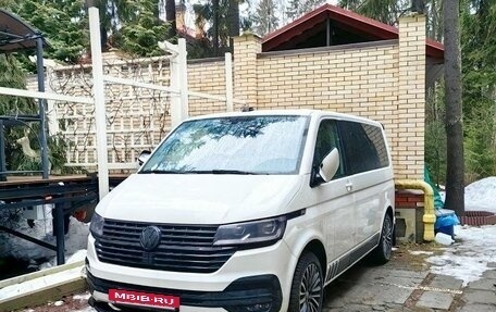 Volkswagen Multivan T6 рестайлинг, 2021 год, 5 350 000 рублей, 2 фотография