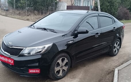 KIA Rio III рестайлинг, 2015 год, 1 014 000 рублей, 5 фотография