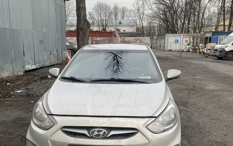 Hyundai Solaris II рестайлинг, 2013 год, 750 000 рублей, 1 фотография