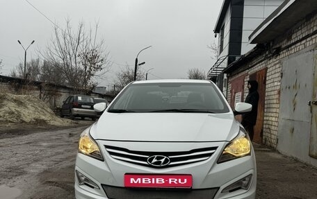 Hyundai Solaris II рестайлинг, 2015 год, 1 250 000 рублей, 1 фотография