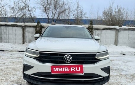 Volkswagen Tiguan II, 2021 год, 2 850 000 рублей, 3 фотография