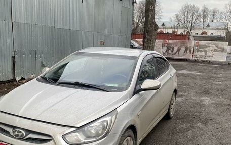 Hyundai Solaris II рестайлинг, 2013 год, 750 000 рублей, 2 фотография