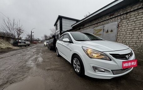 Hyundai Solaris II рестайлинг, 2015 год, 1 250 000 рублей, 3 фотография