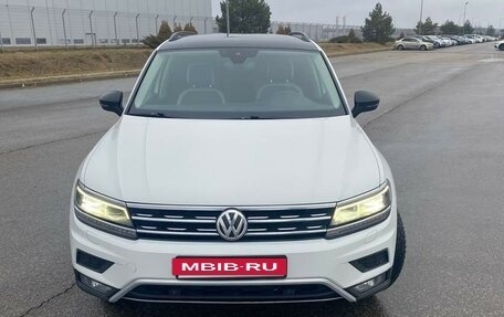 Volkswagen Tiguan II, 2019 год, 3 000 000 рублей, 2 фотография