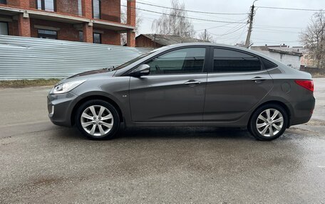 Hyundai Solaris II рестайлинг, 2013 год, 1 050 000 рублей, 1 фотография