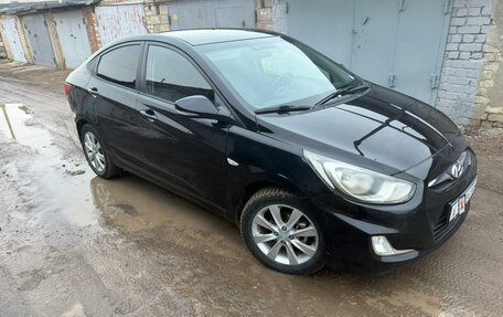 Hyundai Solaris II рестайлинг, 2011 год, 760 000 рублей, 2 фотография