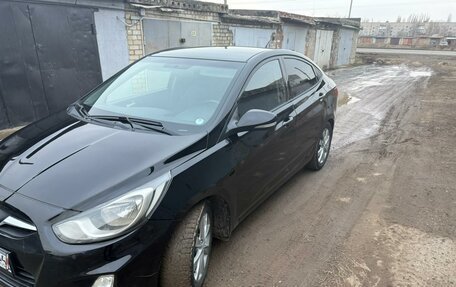 Hyundai Solaris II рестайлинг, 2011 год, 760 000 рублей, 5 фотография