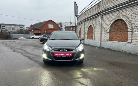 Hyundai Solaris II рестайлинг, 2013 год, 1 050 000 рублей, 3 фотография