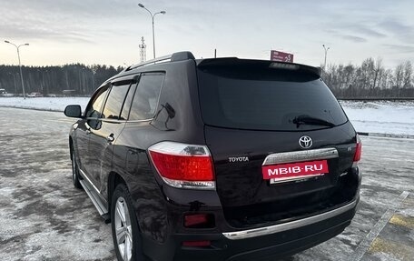 Toyota Highlander III, 2011 год, 2 550 000 рублей, 7 фотография