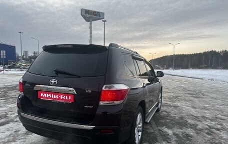 Toyota Highlander III, 2011 год, 2 550 000 рублей, 5 фотография