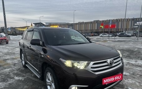 Toyota Highlander III, 2011 год, 2 550 000 рублей, 2 фотография