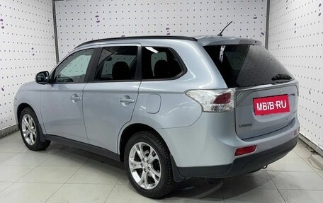 Mitsubishi Outlander III рестайлинг 3, 2012 год, 1 630 000 рублей, 4 фотография