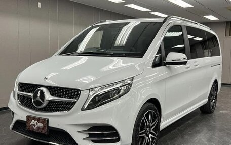 Mercedes-Benz V-Класс, 2022 год, 7 410 000 рублей, 7 фотография