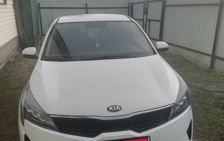 KIA Rio IV, 2021 год, 2 050 000 рублей, 1 фотография