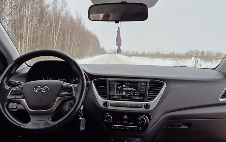 Hyundai Solaris II рестайлинг, 2017 год, 980 000 рублей, 1 фотография