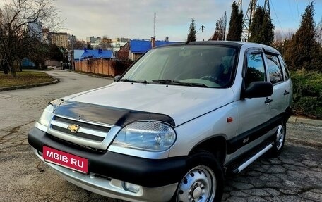 Chevrolet Niva I рестайлинг, 2005 год, 400 000 рублей, 1 фотография