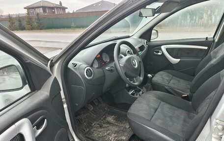 Renault Sandero I, 2014 год, 750 000 рублей, 4 фотография