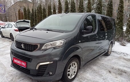 Peugeot Traveller I, 2019 год, 2 610 000 рублей, 1 фотография