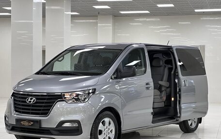 Hyundai Grand Starex Grand Starex I рестайлинг 2, 2019 год, 3 780 000 рублей, 13 фотография