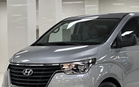 Hyundai Grand Starex Grand Starex I рестайлинг 2, 2019 год, 3 780 000 рублей, 17 фотография