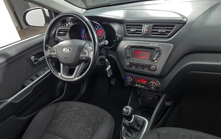 KIA Rio III рестайлинг, 2013 год, 839 000 рублей, 21 фотография