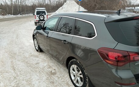 Opel Astra J, 2011 год, 970 000 рублей, 2 фотография